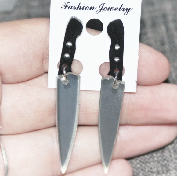 Mirrored silver Knife earrings - Picture 6 of 14